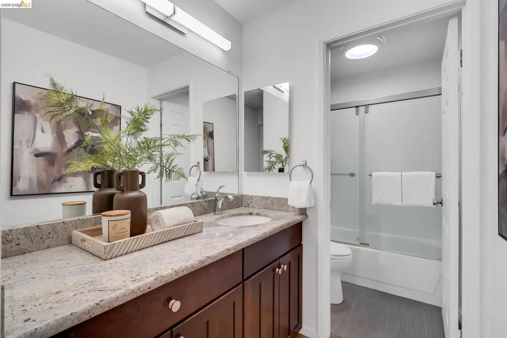 322 Hanover Avenue Oakland CA 94606