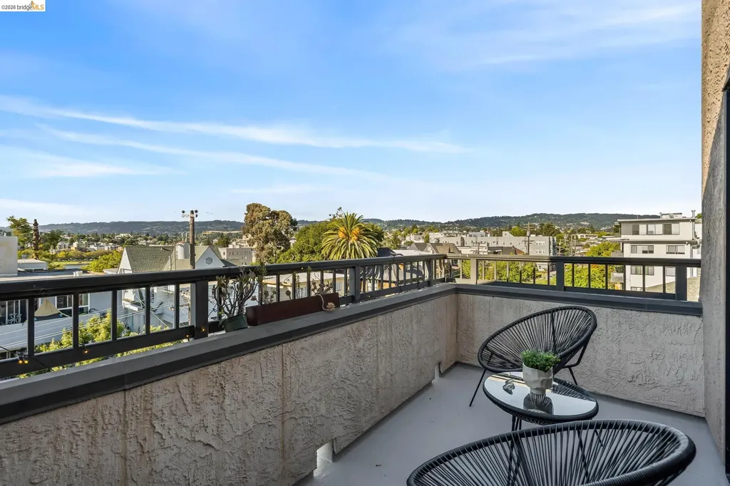 322 Hanover Avenue Oakland CA 94606