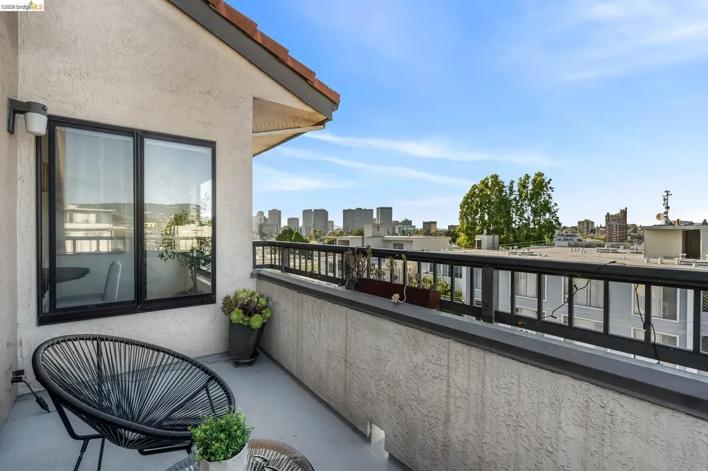 322 Hanover Avenue Oakland CA 94606