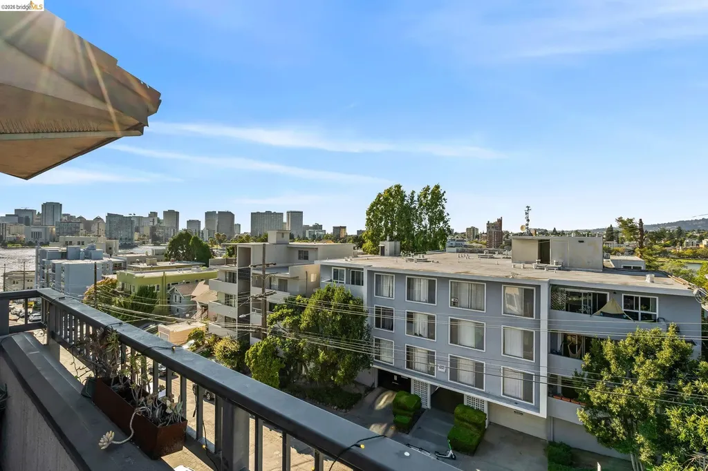 322 Hanover Avenue Oakland CA 94606