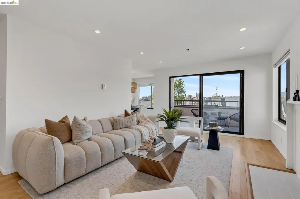 322 Hanover Avenue Oakland CA 94606