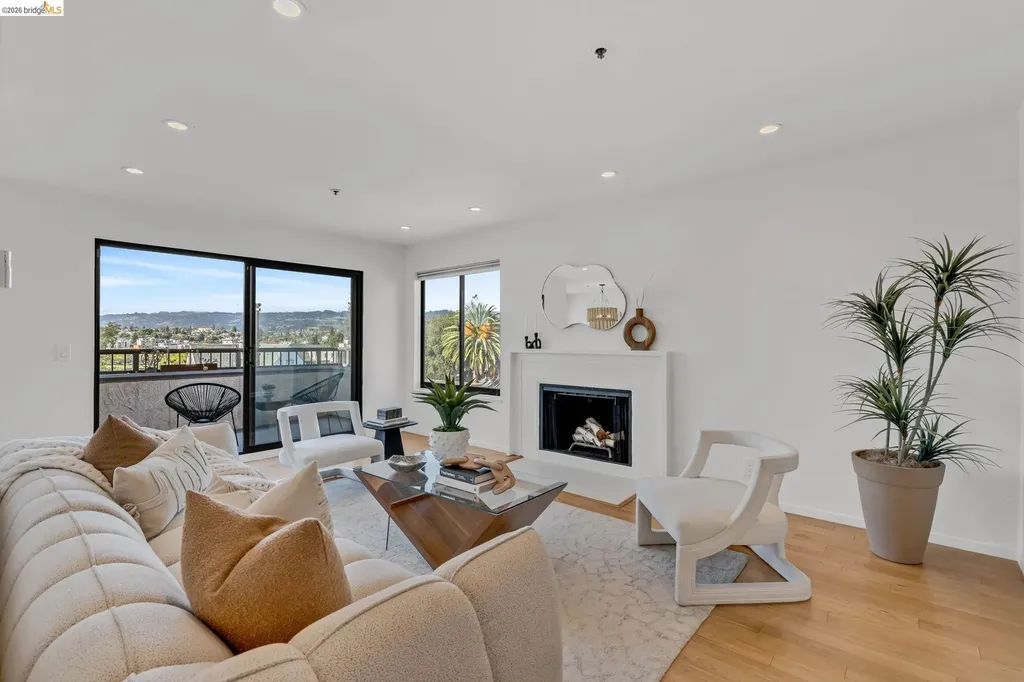 322 Hanover Avenue Oakland CA 94606