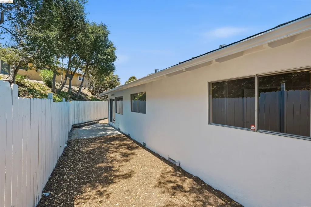 1072 View Drive Richmond CA 94803