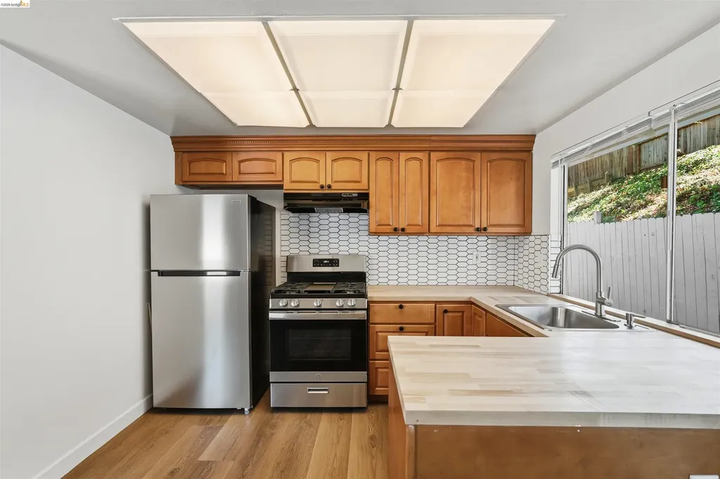 1072 View Drive Richmond CA 94803