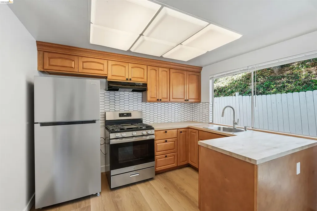 1072 View Drive Richmond CA 94803