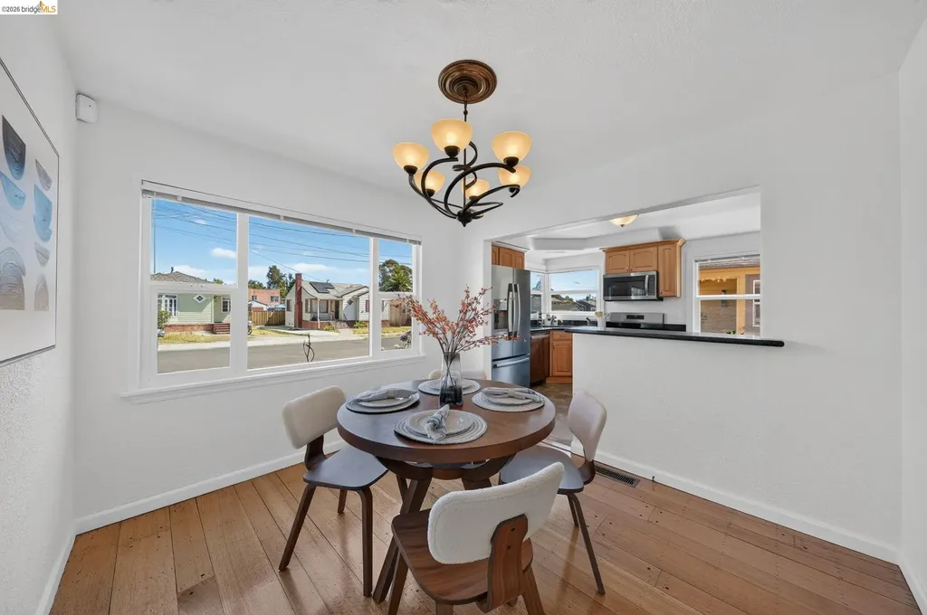 2327 Maywood Avenue Oakland CA 94605