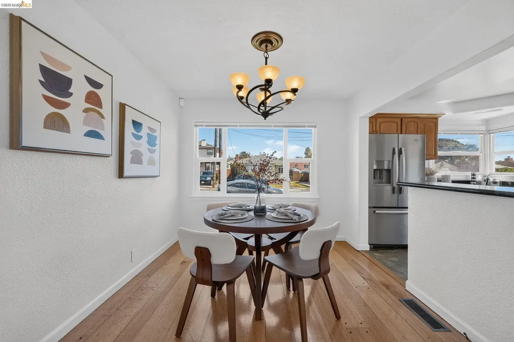 2327 Maywood Avenue Oakland CA 94605