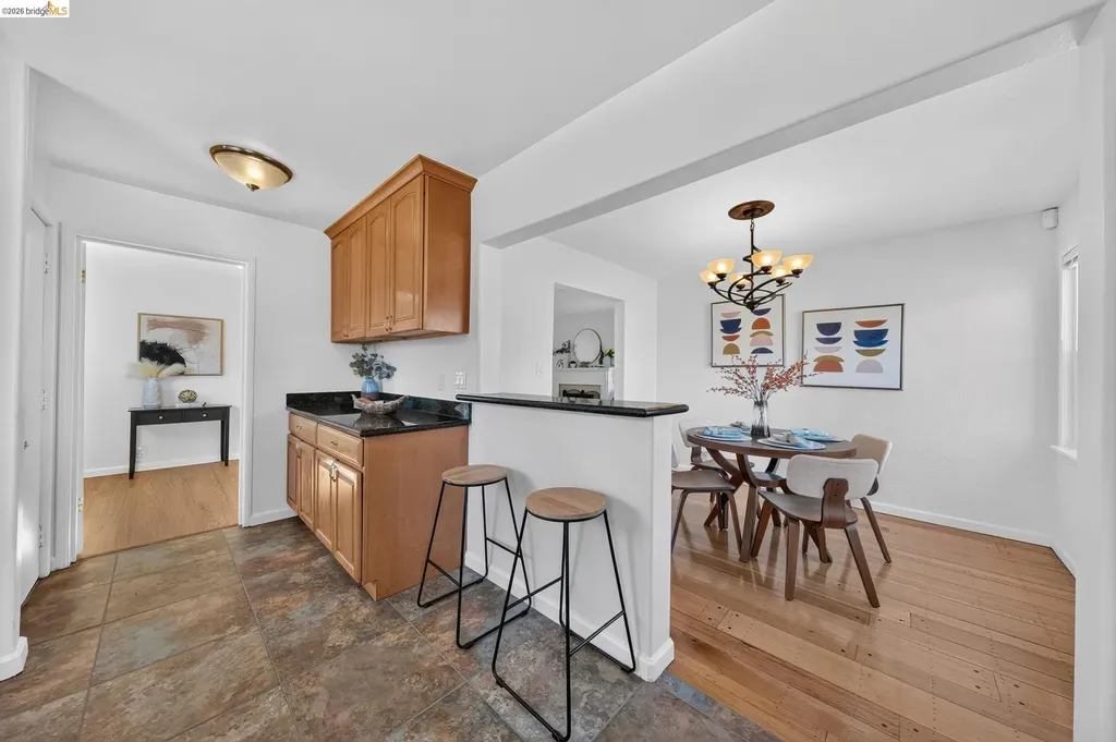 2327 Maywood Avenue Oakland CA 94605