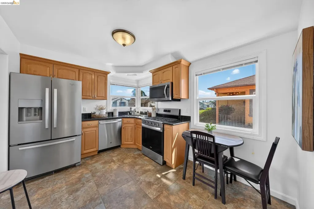 2327 Maywood Avenue Oakland CA 94605