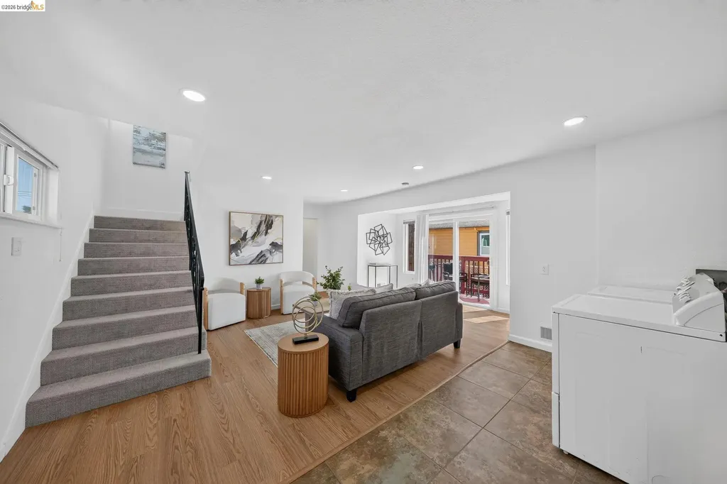 2327 Maywood Avenue Oakland CA 94605
