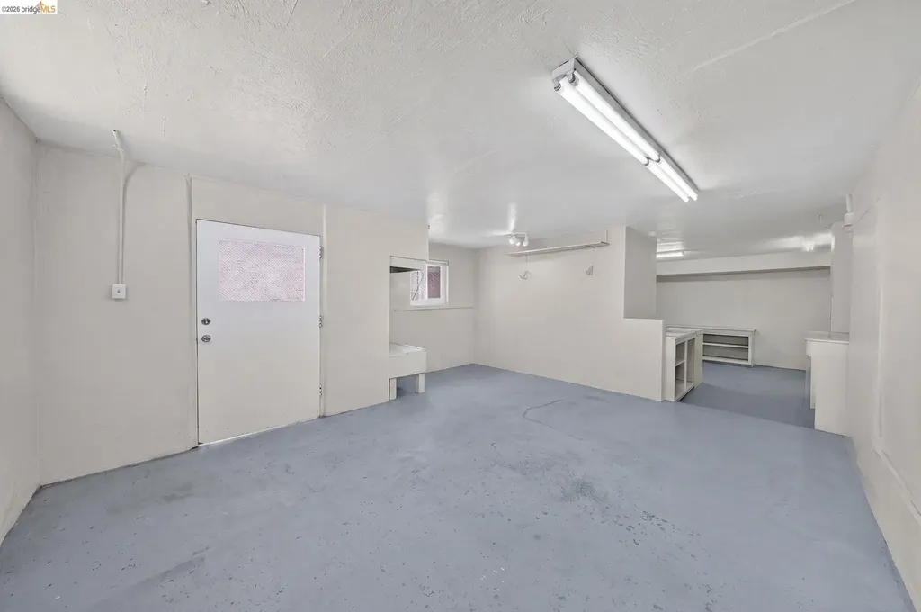 2327 Maywood Avenue Oakland CA 94605