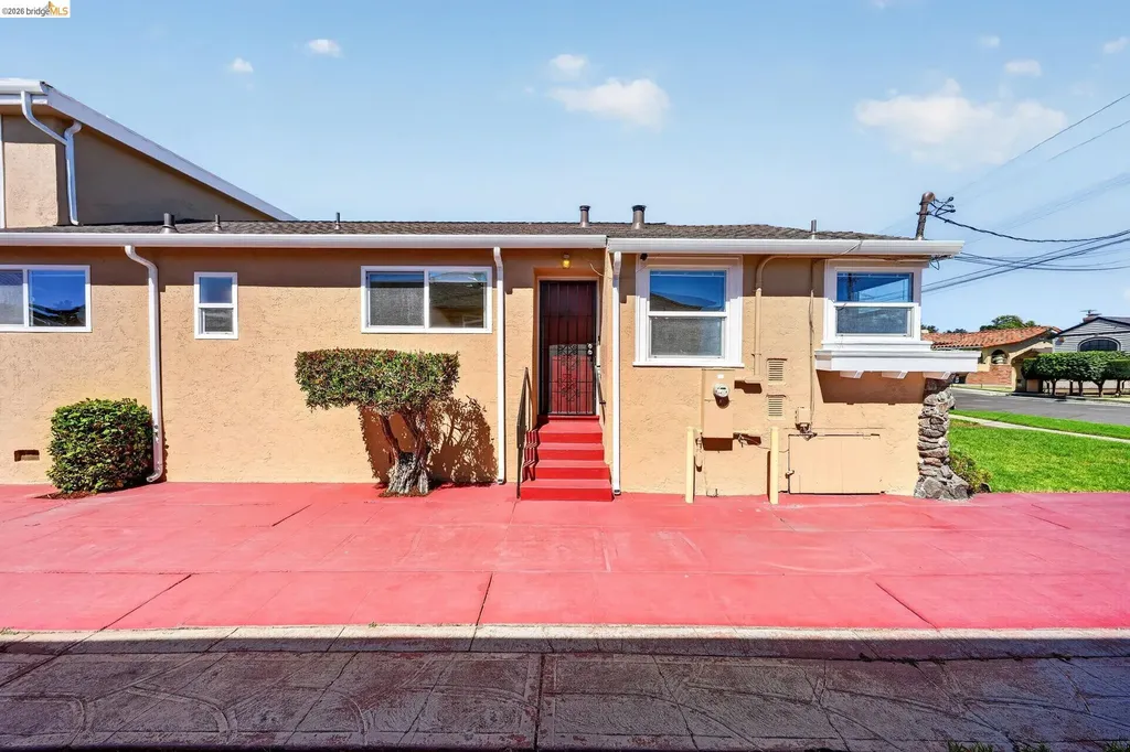 2327 Maywood Avenue Oakland CA 94605