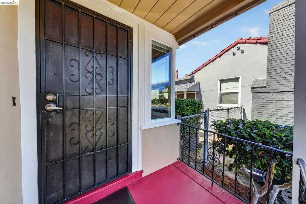2327 Maywood Avenue Oakland CA 94605