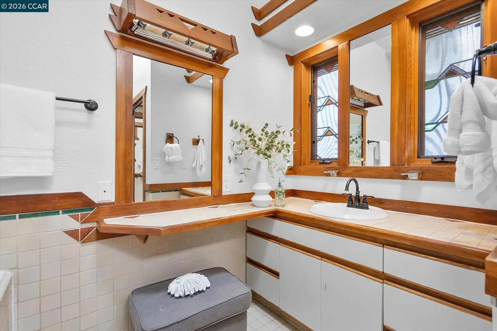 17460 Vineyard Road Castro Valley CA 94546