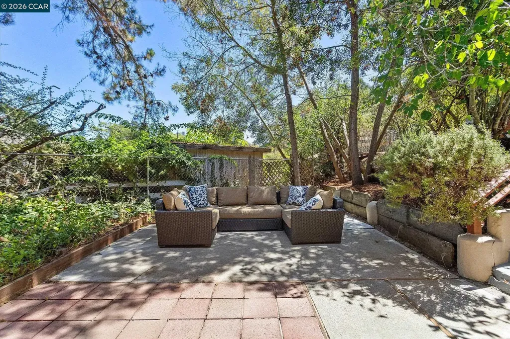17460 Vineyard Road Castro Valley CA 94546