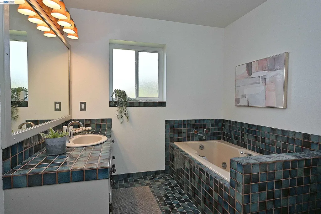 21714 Shadyspring Road Castro Valley CA 94546