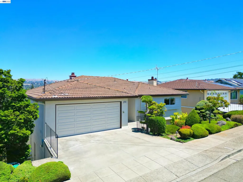 21714 Shadyspring Road Castro Valley CA 94546