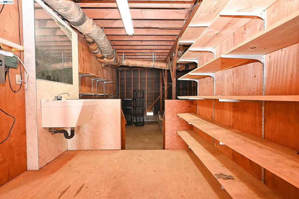 21714 Shadyspring Road Castro Valley CA 94546