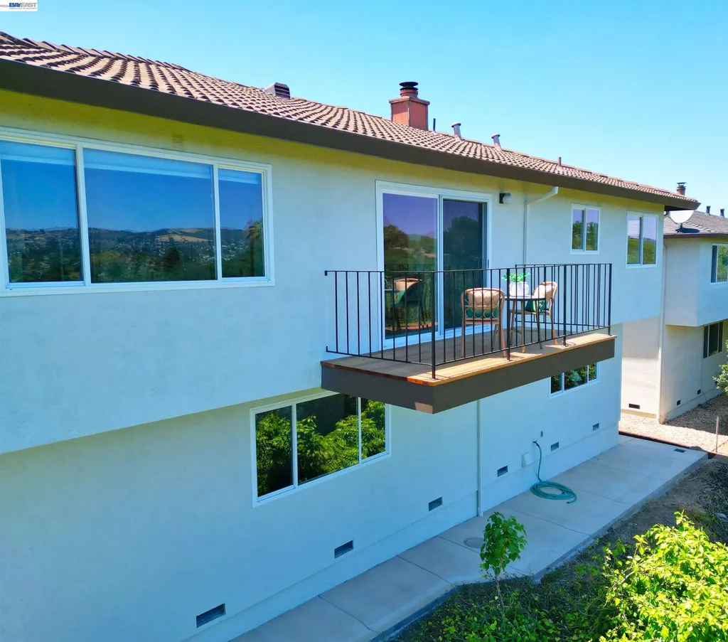 21714 Shadyspring Road Castro Valley CA 94546