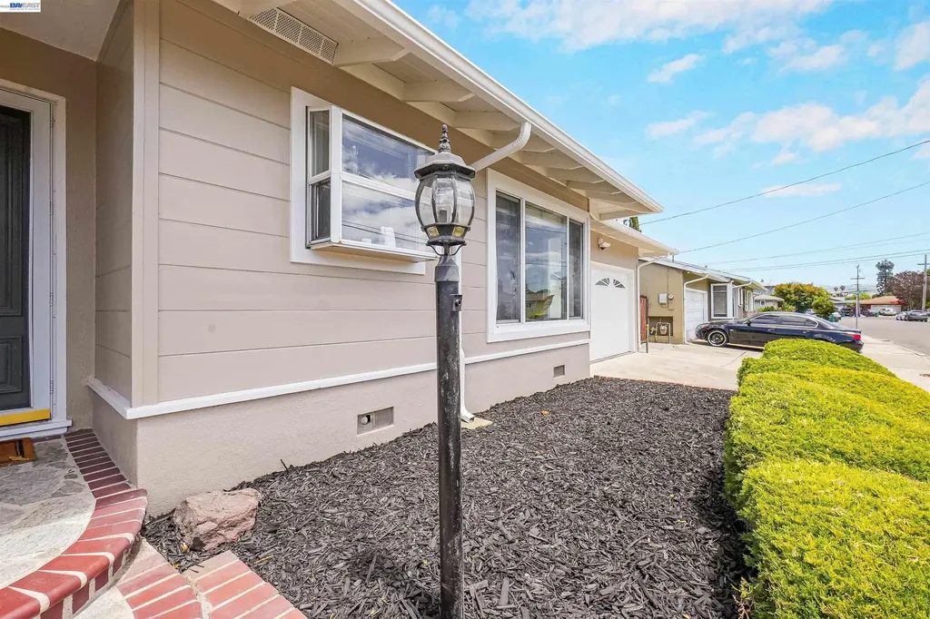 2053 Trafalgar Avenue Hayward CA 94545