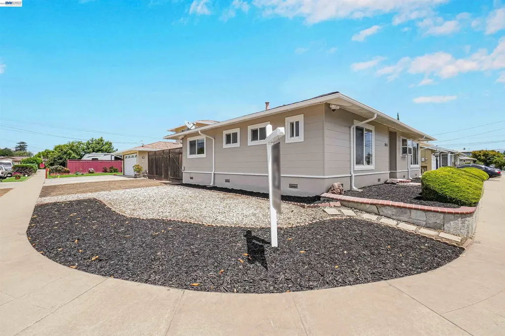 2053 Trafalgar Avenue Hayward CA 94545