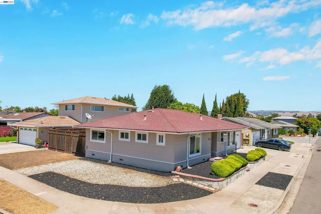 2053 Trafalgar Avenue Hayward CA 94545