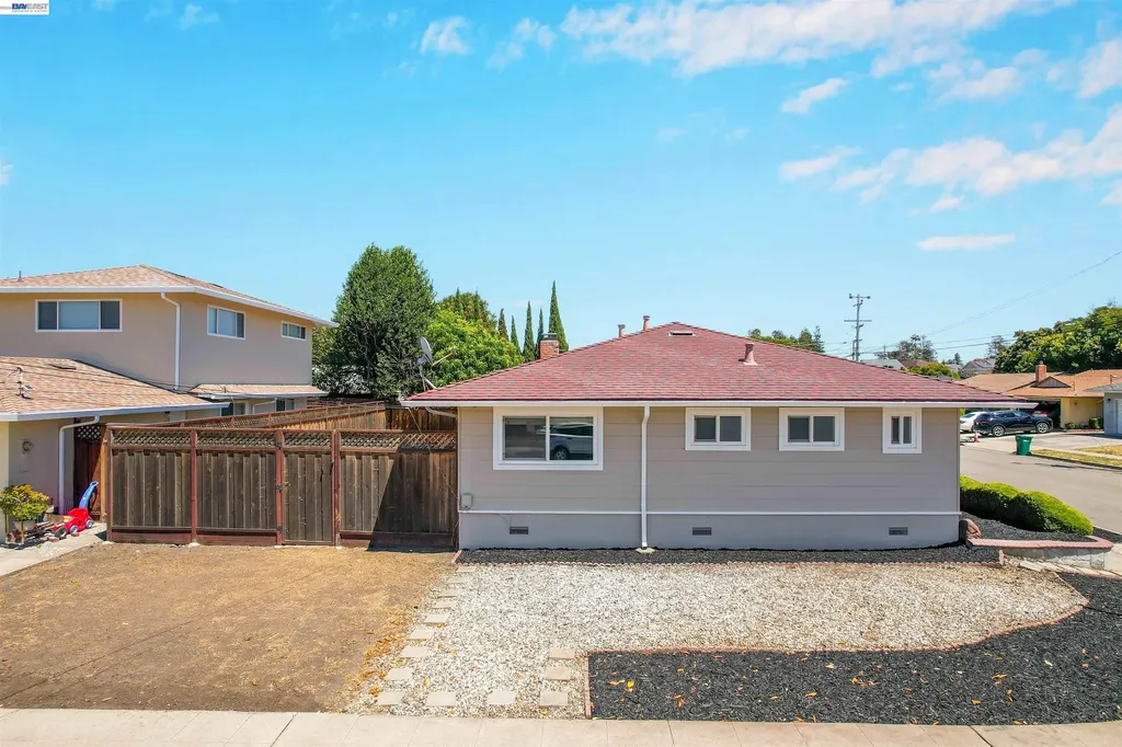 2053 Trafalgar Avenue Hayward CA 94545