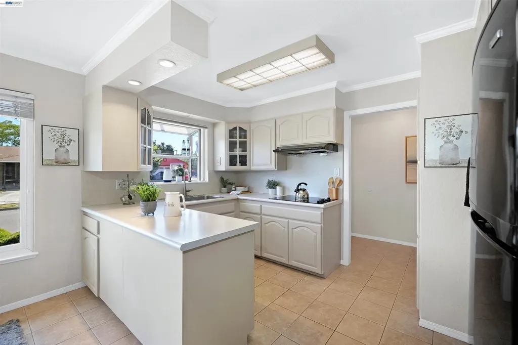 2053 Trafalgar Avenue Hayward CA 94545