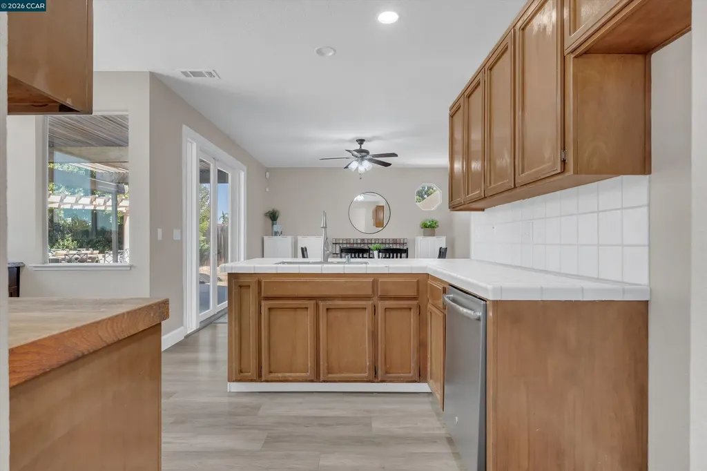 1806 Locke Court Oakley CA 94561