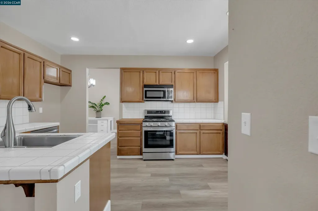 1806 Locke Court Oakley CA 94561