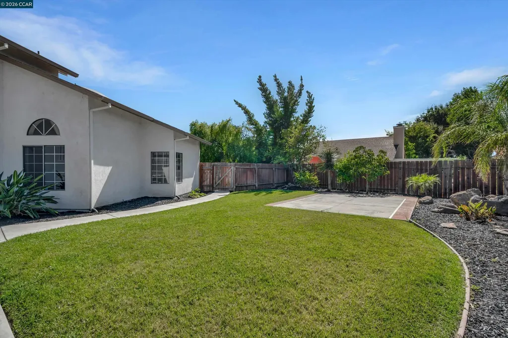 1806 Locke Court Oakley CA 94561