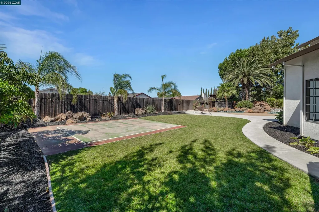 1806 Locke Court Oakley CA 94561