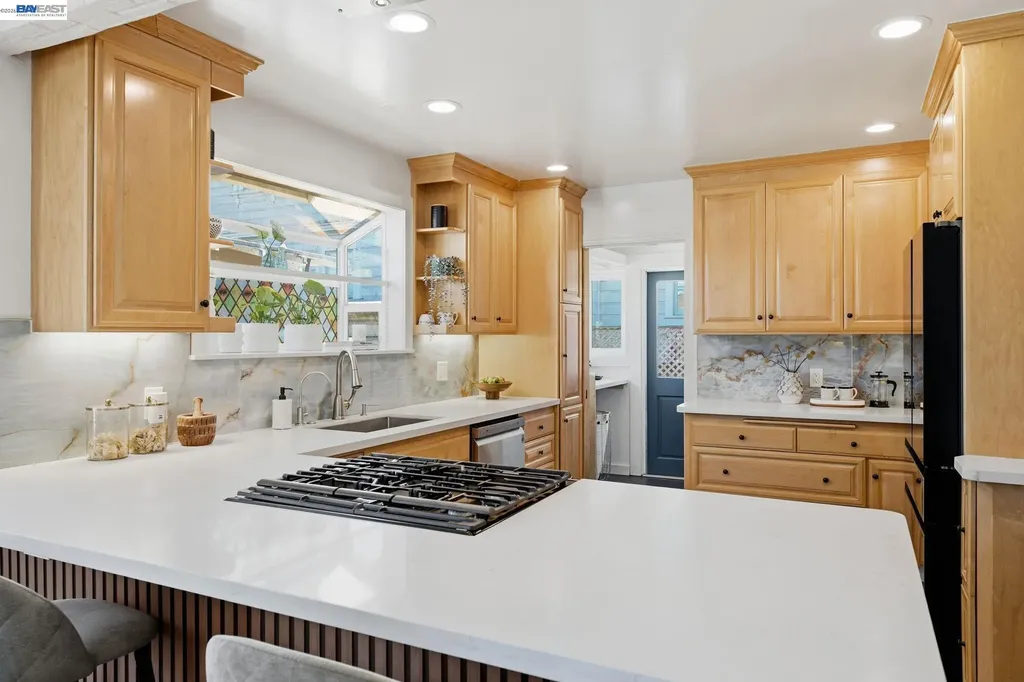 1730 Lincoln Avenue Alameda CA 94501