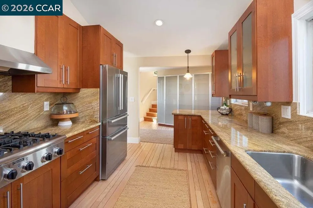 200 Longview Terrace Orinda CA 94563