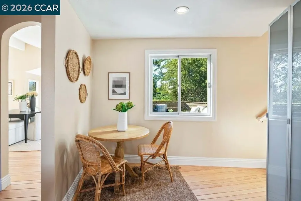 200 Longview Terrace Orinda CA 94563