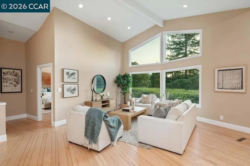 200 Longview Terrace Orinda CA 94563
