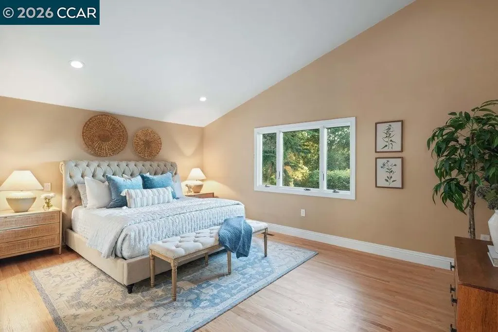 200 Longview Terrace Orinda CA 94563