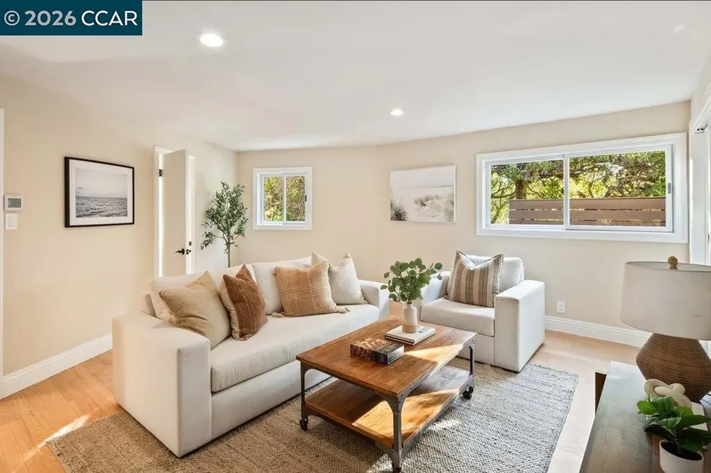 200 Longview Terrace Orinda CA 94563