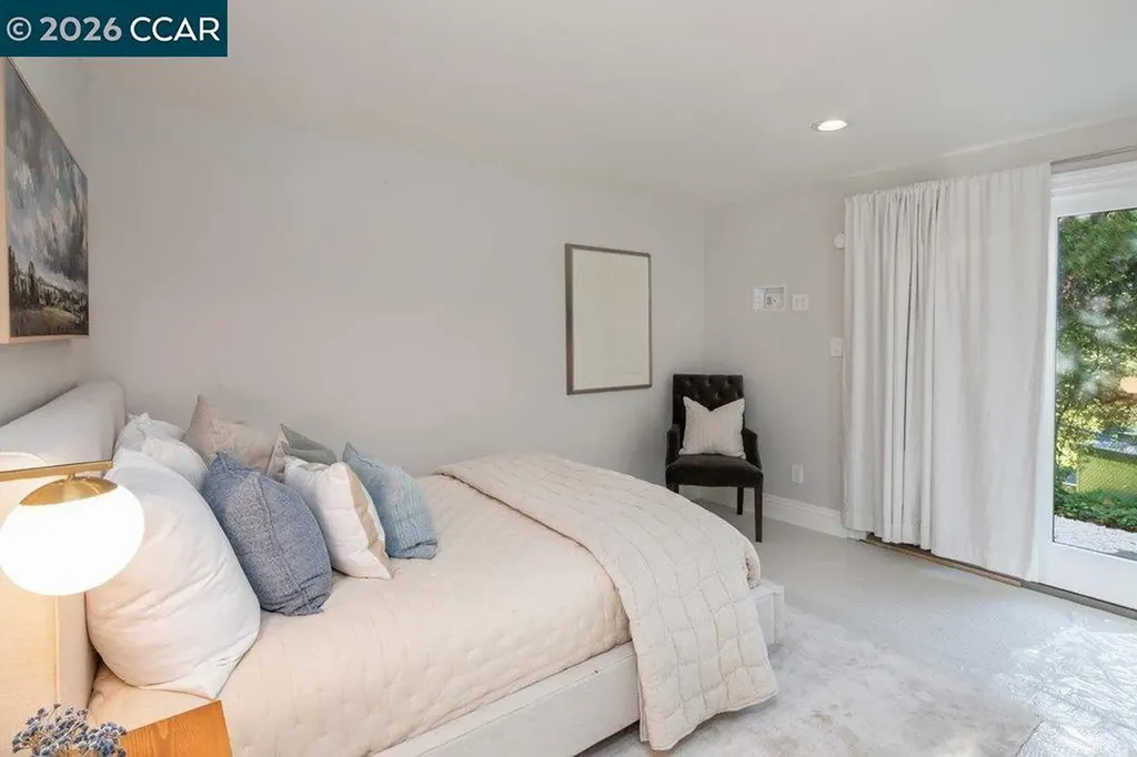 200 Longview Terrace Orinda CA 94563