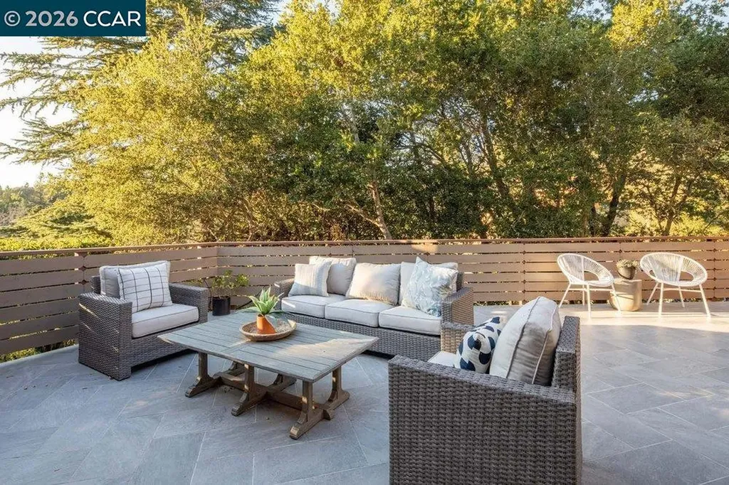 200 Longview Terrace Orinda CA 94563