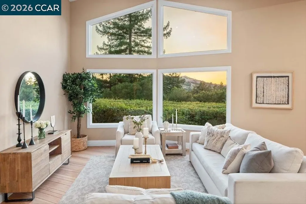 200 Longview Terrace Orinda CA 94563