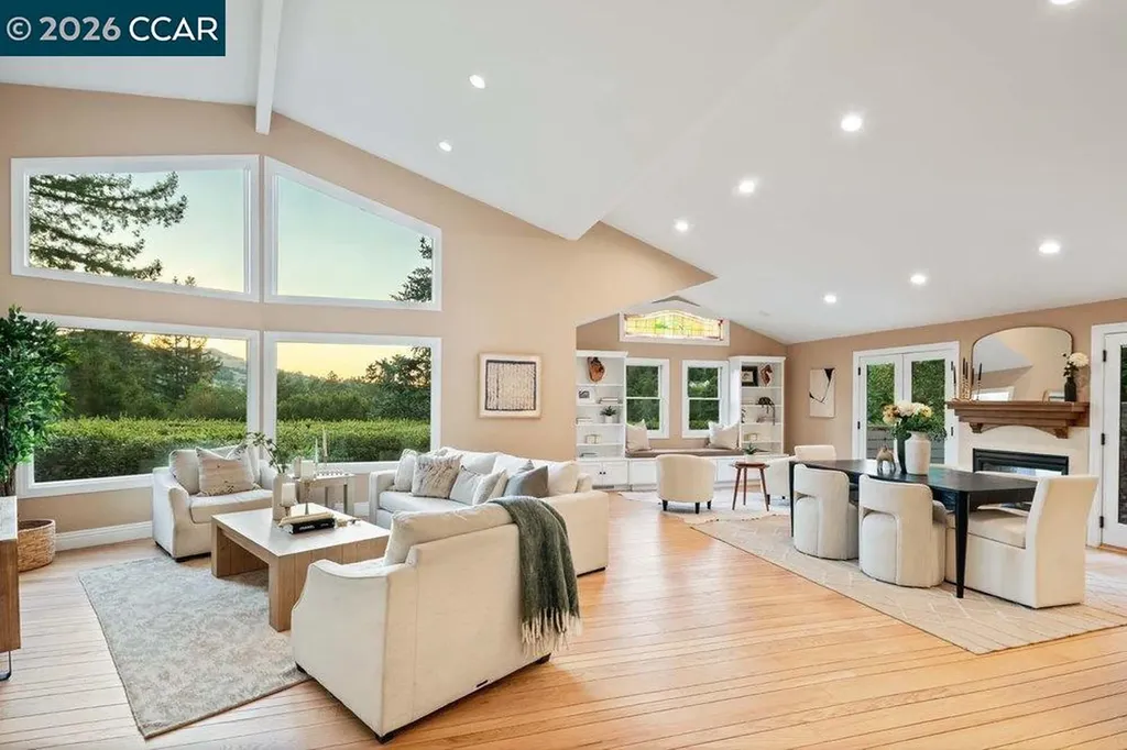 200 Longview Terrace Orinda CA 94563