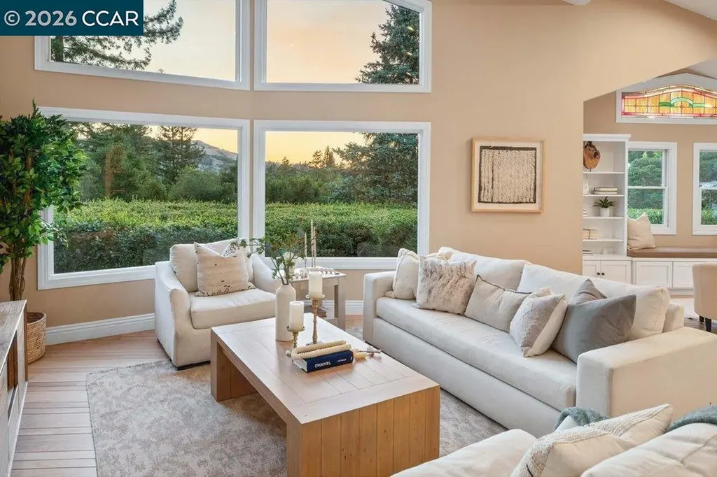 200 Longview Terrace Orinda CA 94563
