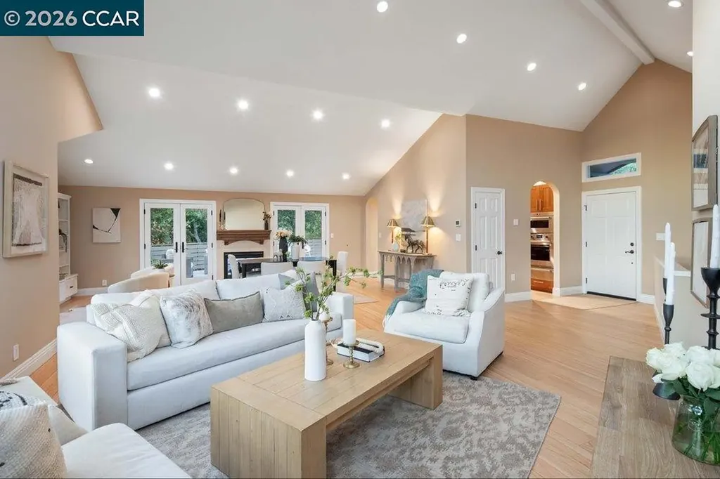 200 Longview Terrace Orinda CA 94563