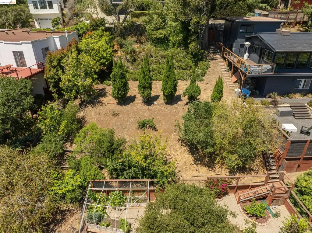 1072 Sterling Avenue Berkeley CA 94708