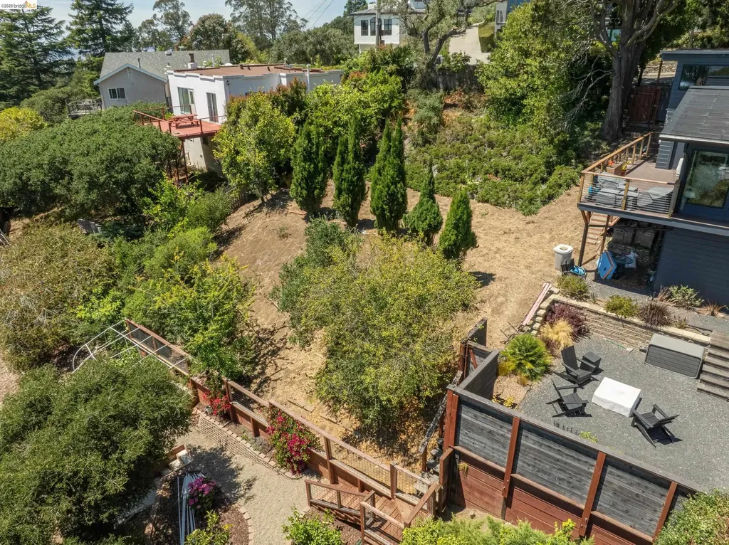 1072 Sterling Avenue Berkeley CA 94708