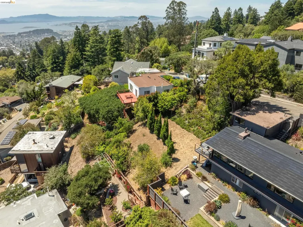 1072 Sterling Avenue Berkeley CA 94708