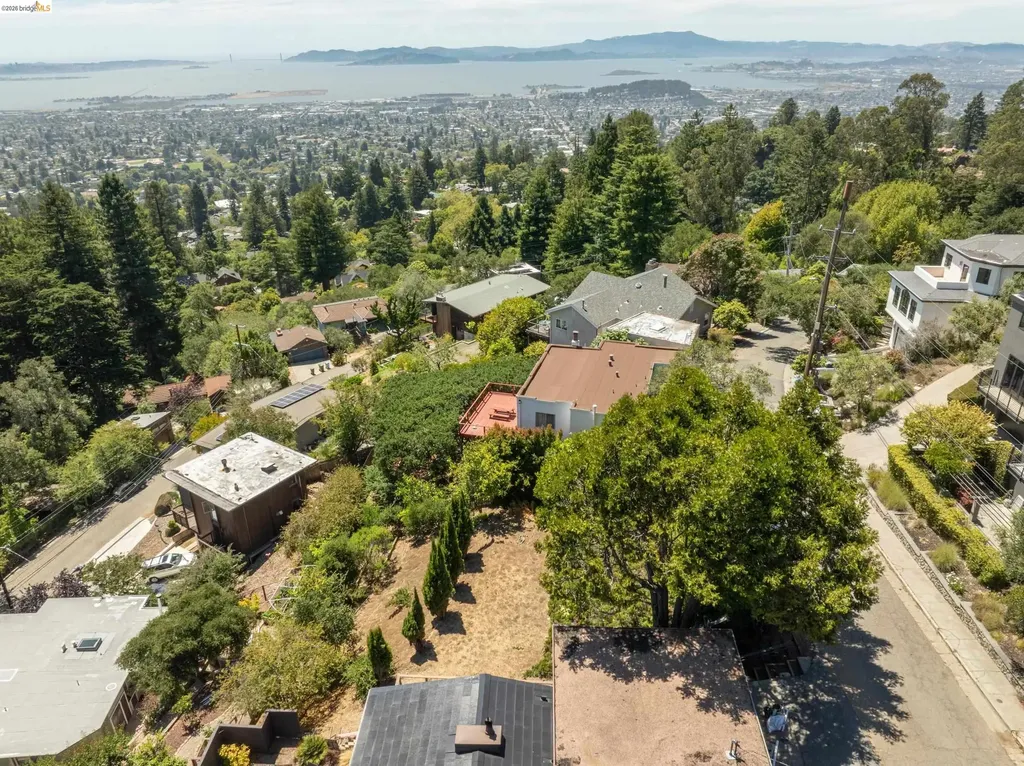 1072 Sterling Avenue Berkeley CA 94708
