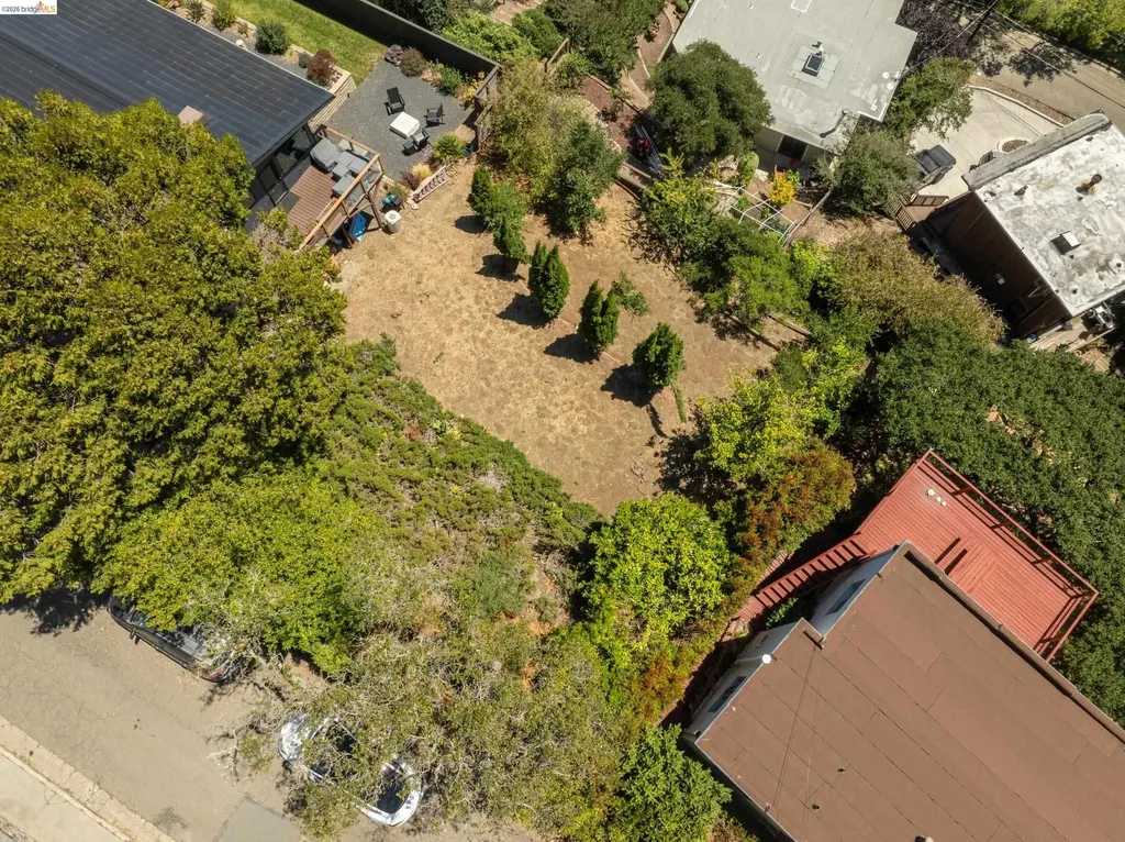 1072 Sterling Avenue Berkeley CA 94708