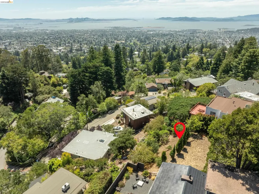 1072 Sterling Avenue Berkeley CA 94708